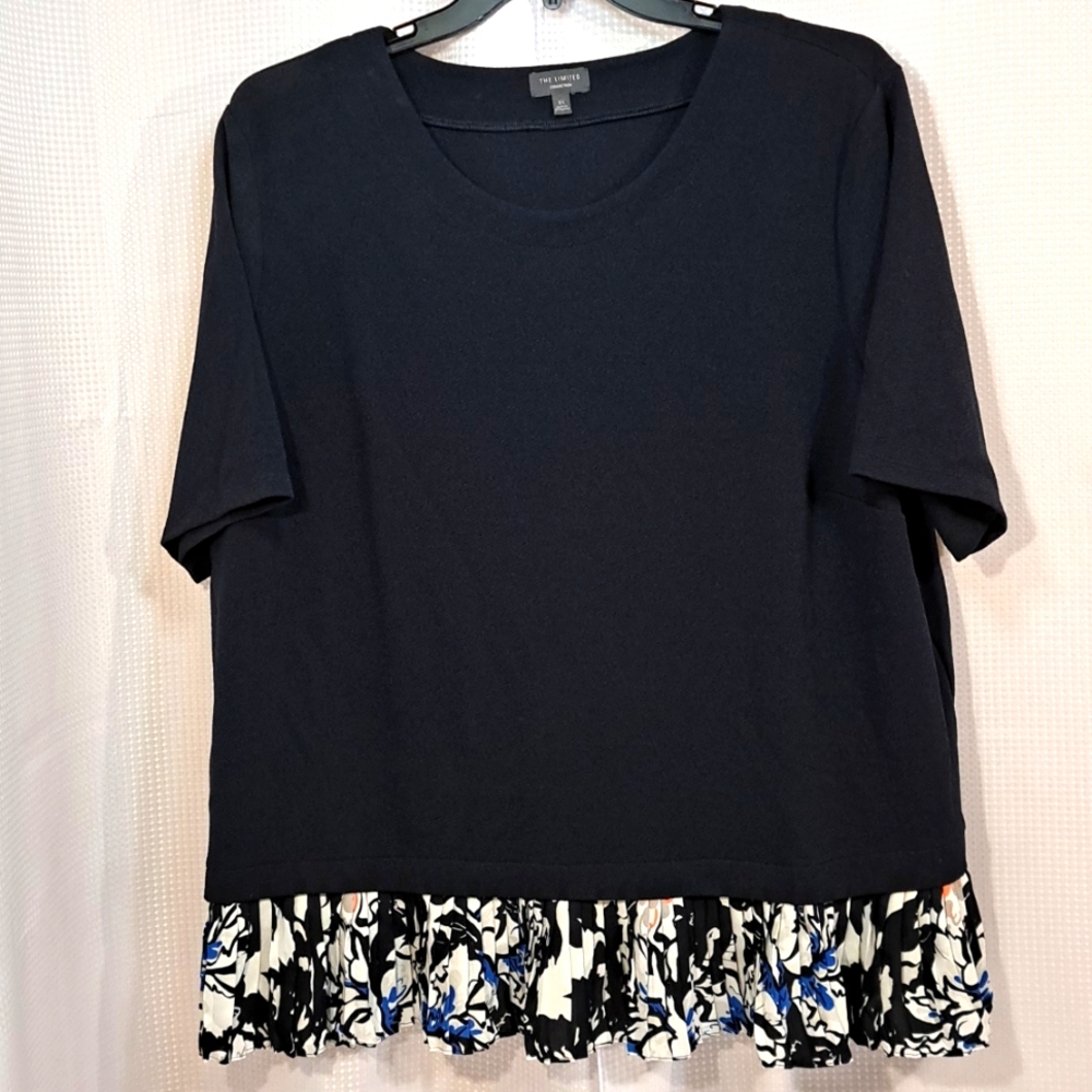 3/$25 The Limited Bottom Accent Hem Top